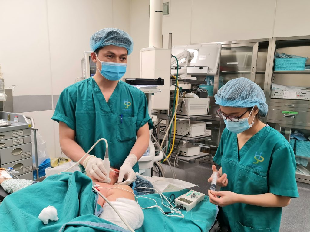 Gây tê đám rối thần kinh kết hợp gây mê toàn thân giản đau trong và sau phẫu thuật trong phẫu thuật chi trên