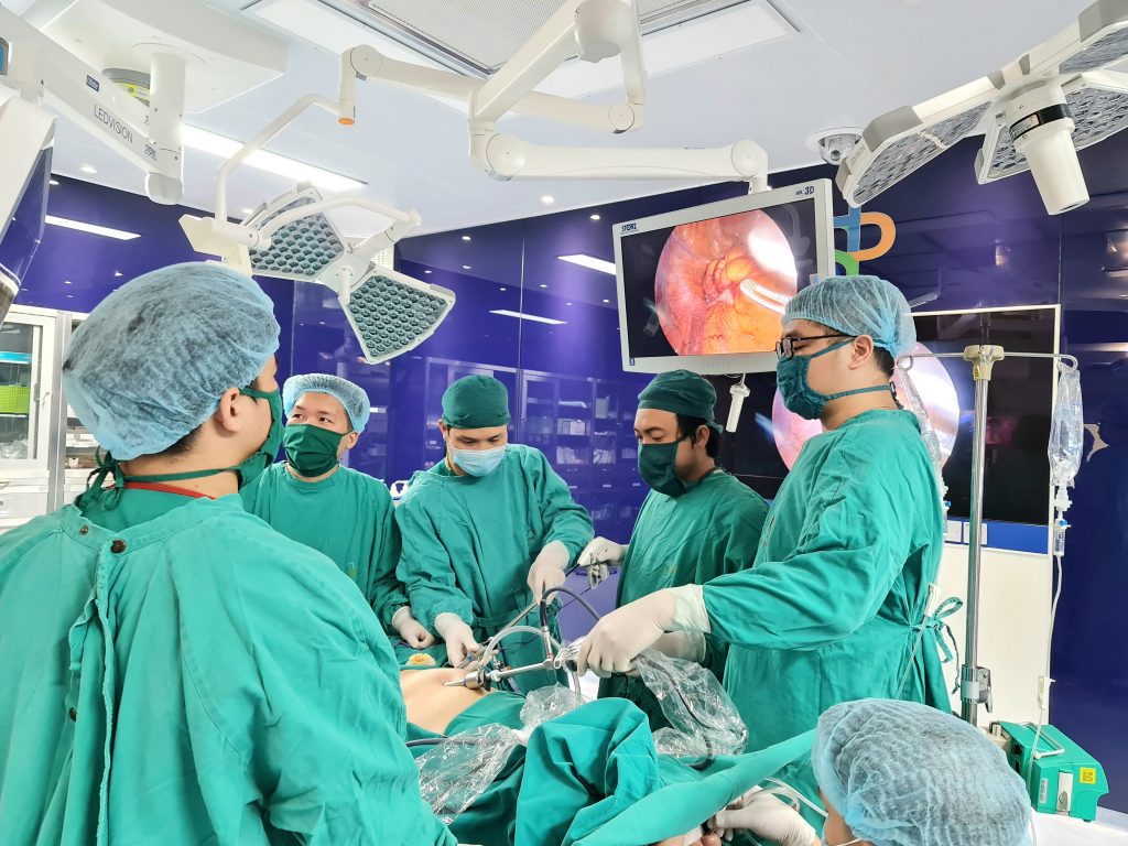 Phẫu thuật điều trị u xơ tử cung tại Trung tâm Kỹ thuật cao, Bệnh viện Đa khoa Xanh Pôn