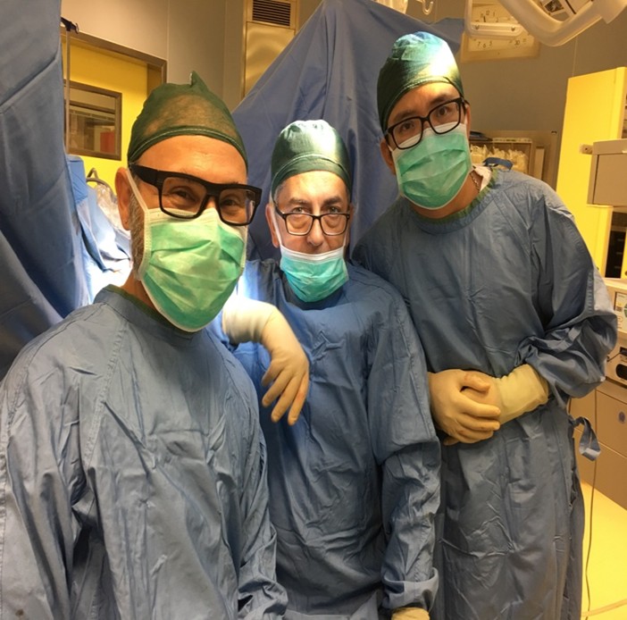 Bác sĩ Đan phẫu thuật nội soi hậu môn